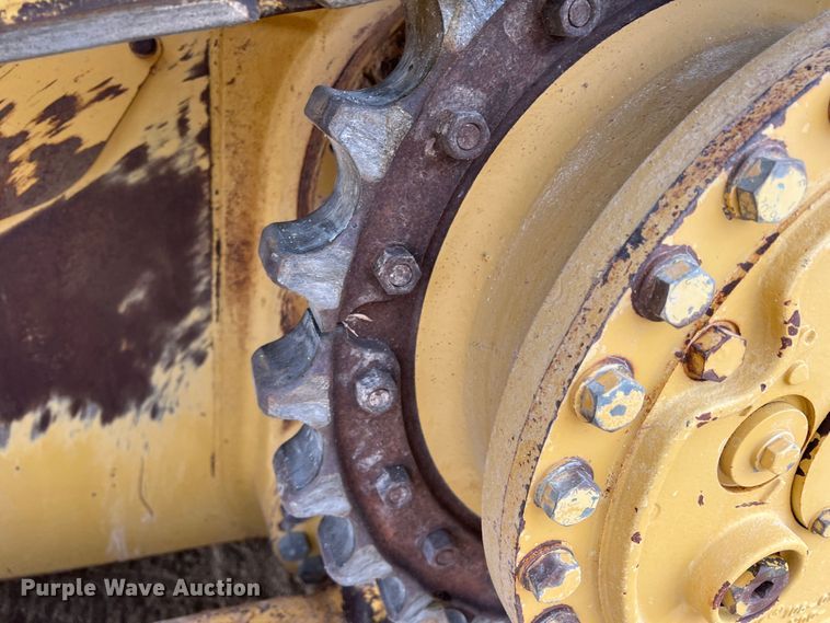 image for item DO8777 1997 Caterpillar D5M XL  dozer