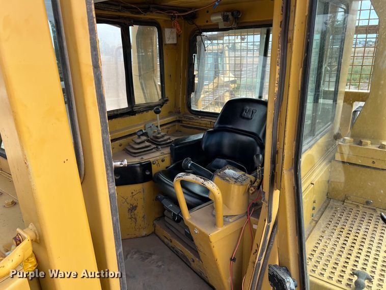 image for item DO8779 1994 Caterpillar D8N  crawler tractor