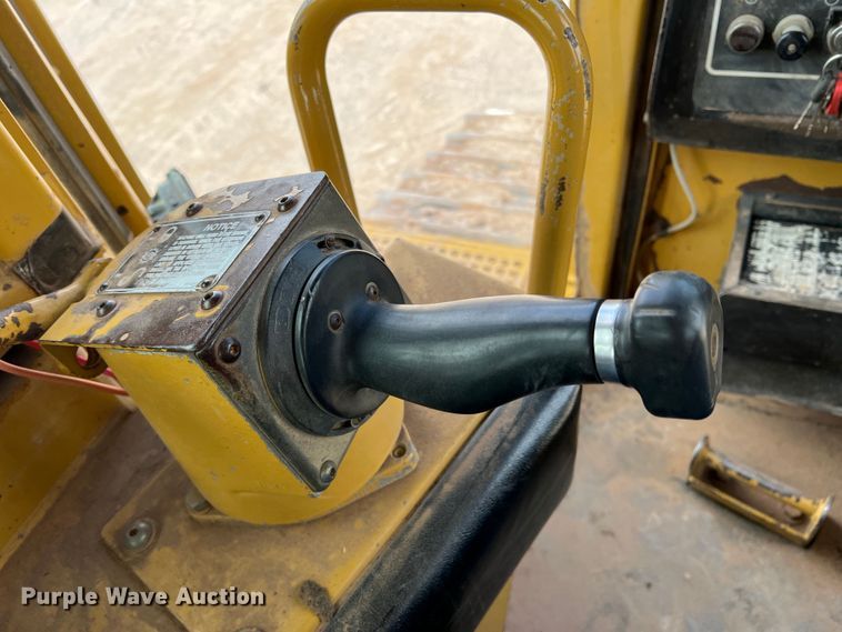 image for item DO8779 1994 Caterpillar D8N  crawler tractor