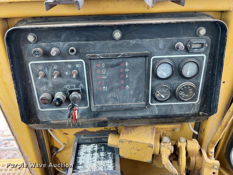 image for item DO8779 1994 Caterpillar D8N  crawler tractor