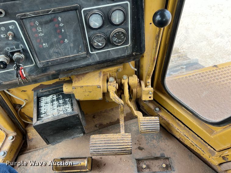 image for item DO8779 1994 Caterpillar D8N  crawler tractor