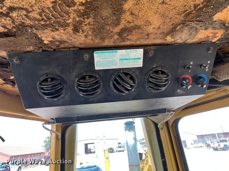 image for item DO8779 1994 Caterpillar D8N  crawler tractor