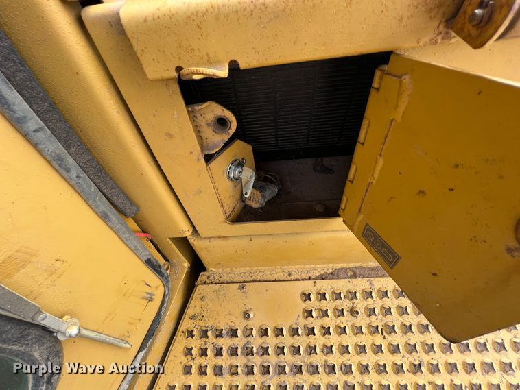 image for item DO8779 1994 Caterpillar D8N  crawler tractor