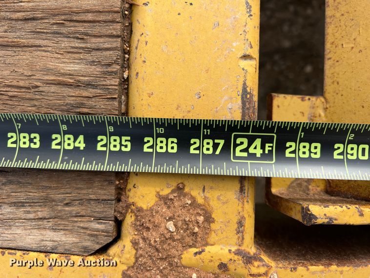 image for item DO8781 1998 Dynaweld  equipment trailer