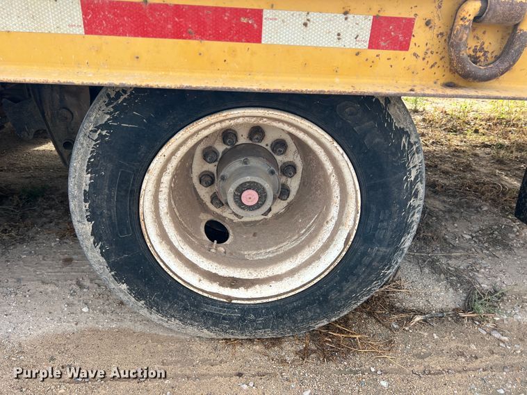 image for item DO8781 1998 Dynaweld  equipment trailer