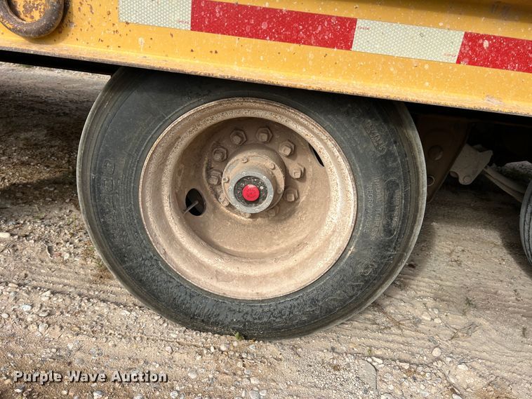 image for item DO8781 1998 Dynaweld  equipment trailer