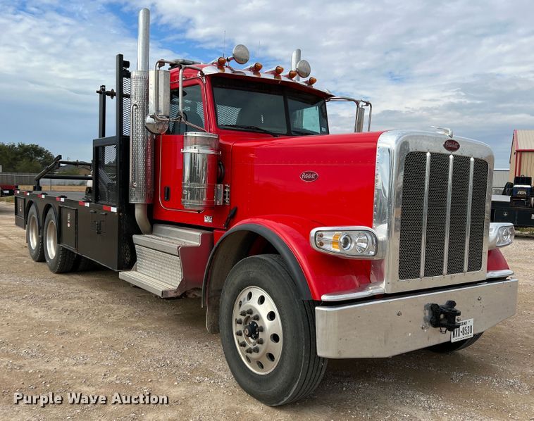 image for item DO8783 2021 Peterbilt 389  Figure 8 fiber optic reel truck