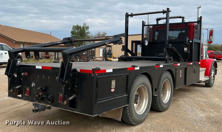 image for item DO8783 2021 Peterbilt 389  Figure 8 fiber optic reel truck