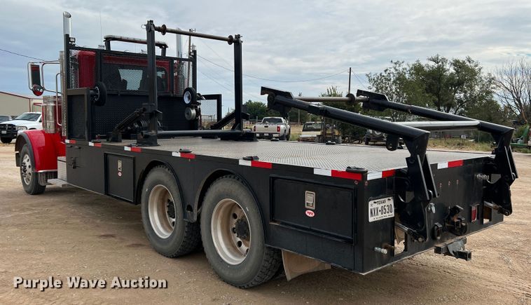 image for item DO8783 2021 Peterbilt 389  Figure 8 fiber optic reel truck