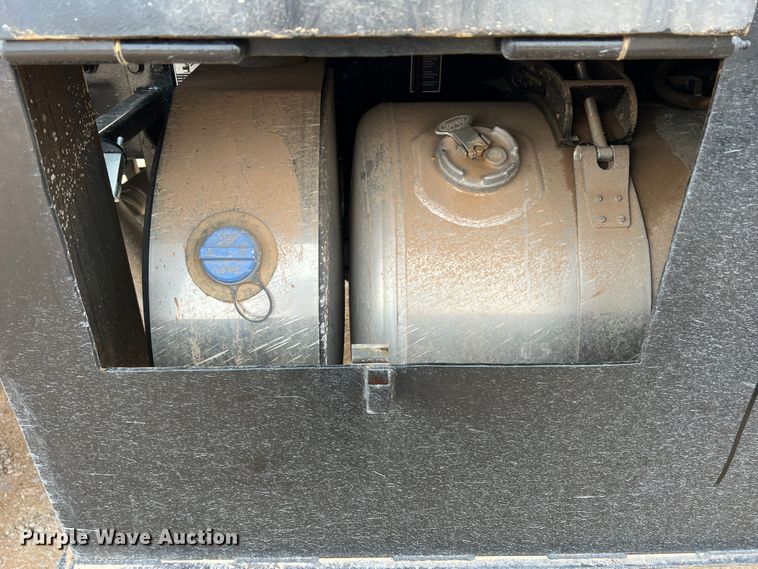 image for item DO8783 2021 Peterbilt 389  Figure 8 fiber optic reel truck