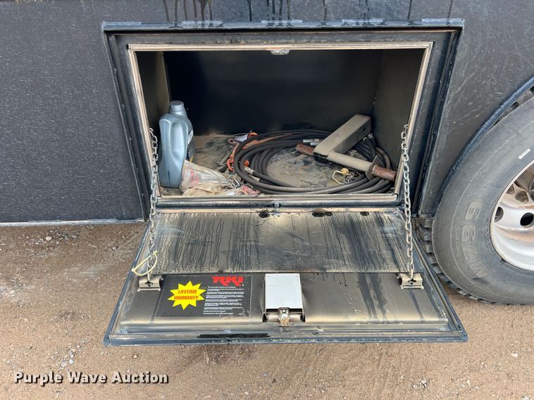 image for item DO8783 2021 Peterbilt 389  Figure 8 fiber optic reel truck