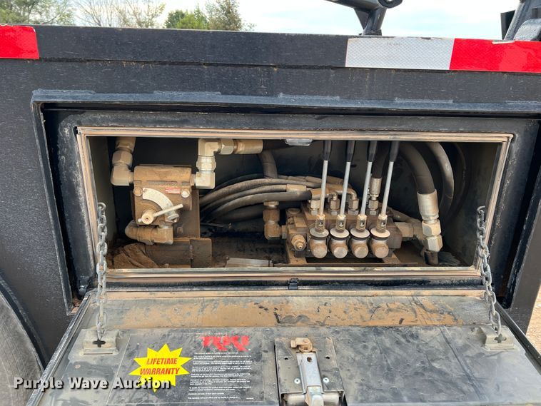 image for item DO8783 2021 Peterbilt 389  Figure 8 fiber optic reel truck