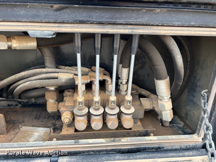 image for item DO8783 2021 Peterbilt 389  Figure 8 fiber optic reel truck