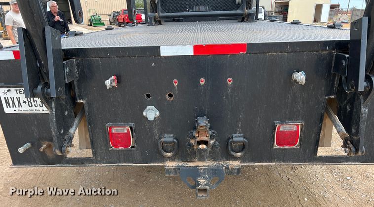 image for item DO8783 2021 Peterbilt 389  Figure 8 fiber optic reel truck