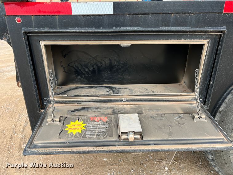 image for item DO8783 2021 Peterbilt 389  Figure 8 fiber optic reel truck