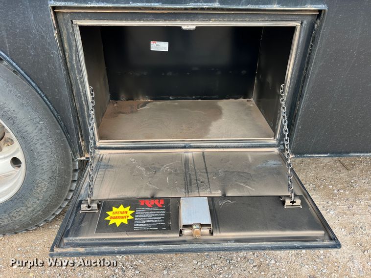 image for item DO8783 2021 Peterbilt 389  Figure 8 fiber optic reel truck