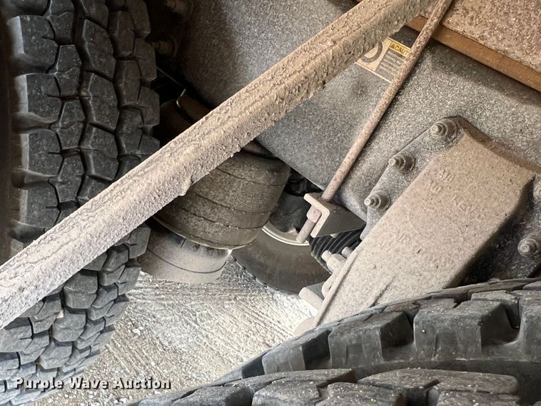 image for item DO8783 2021 Peterbilt 389  Figure 8 fiber optic reel truck