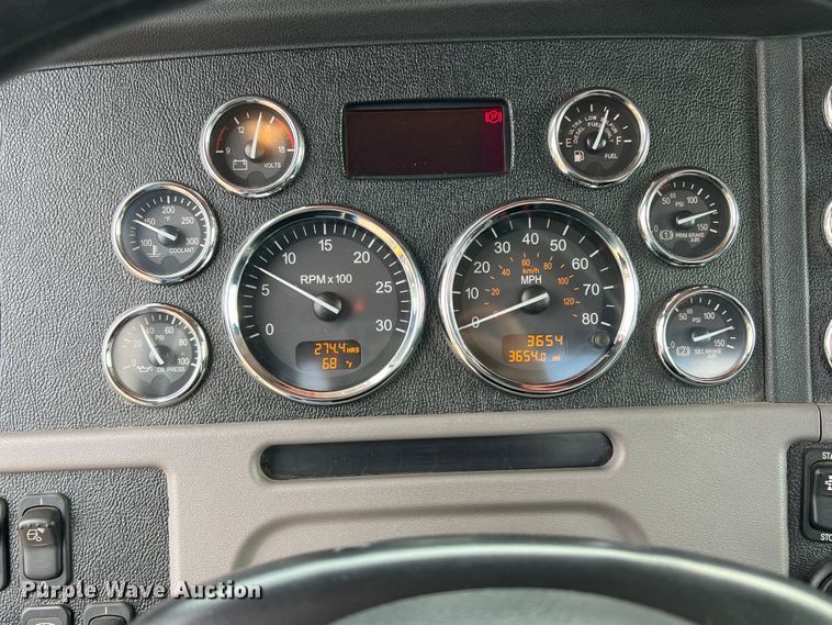 image for item DO8783 2021 Peterbilt 389  Figure 8 fiber optic reel truck