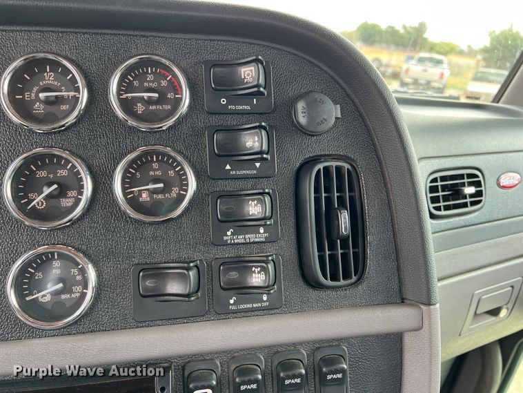 image for item DO8783 2021 Peterbilt 389  Figure 8 fiber optic reel truck