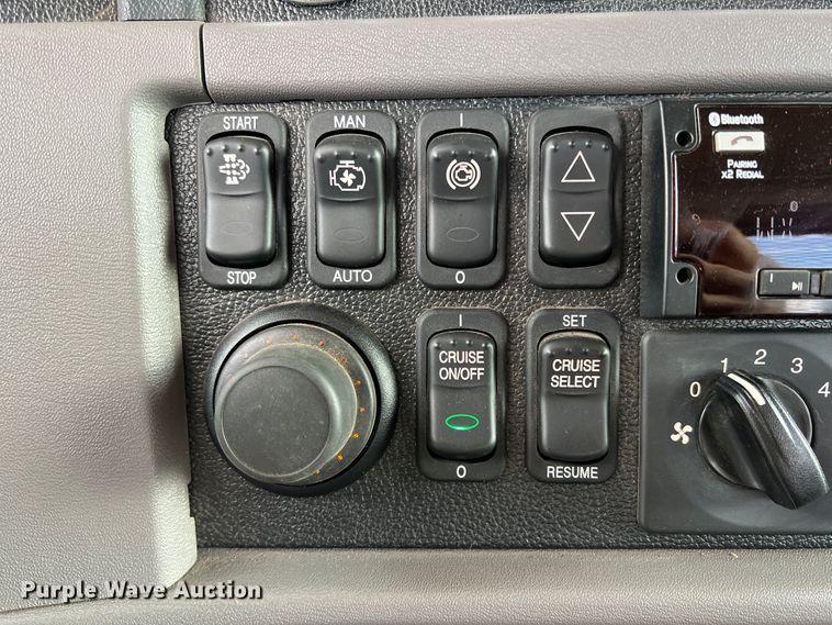 image for item DO8783 2021 Peterbilt 389  Figure 8 fiber optic reel truck