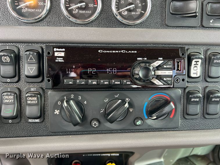 image for item DO8783 2021 Peterbilt 389  Figure 8 fiber optic reel truck