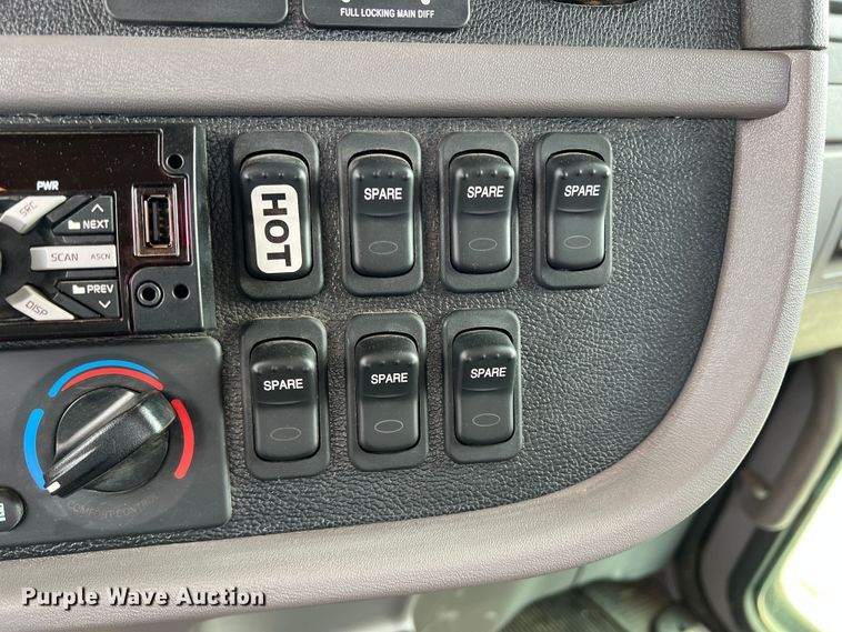 image for item DO8783 2021 Peterbilt 389  Figure 8 fiber optic reel truck