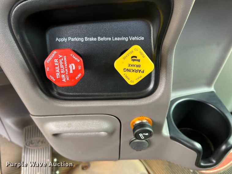 image for item DO8783 2021 Peterbilt 389  Figure 8 fiber optic reel truck