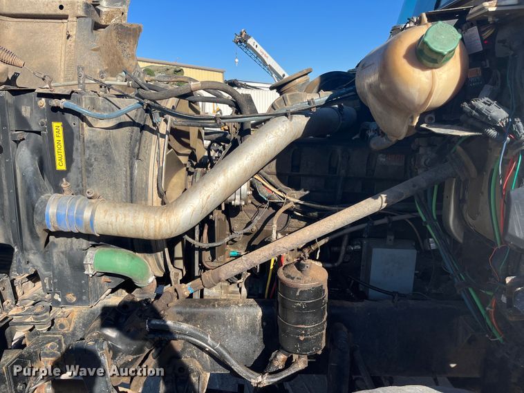 image for item DQ4872 1999 Volvo WCA64T  water truck