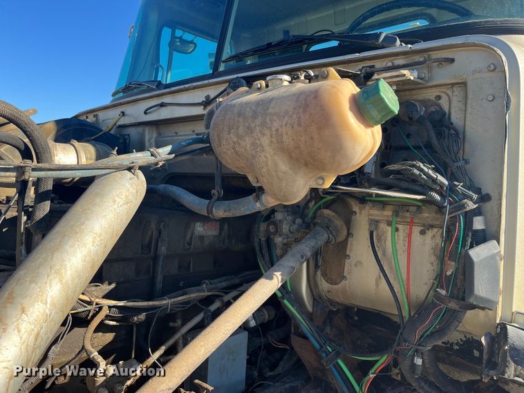 image for item DQ4872 1999 Volvo WCA64T  water truck