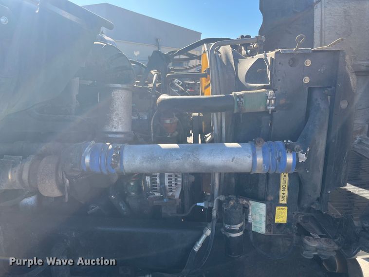 image for item DQ4872 1999 Volvo WCA64T  water truck