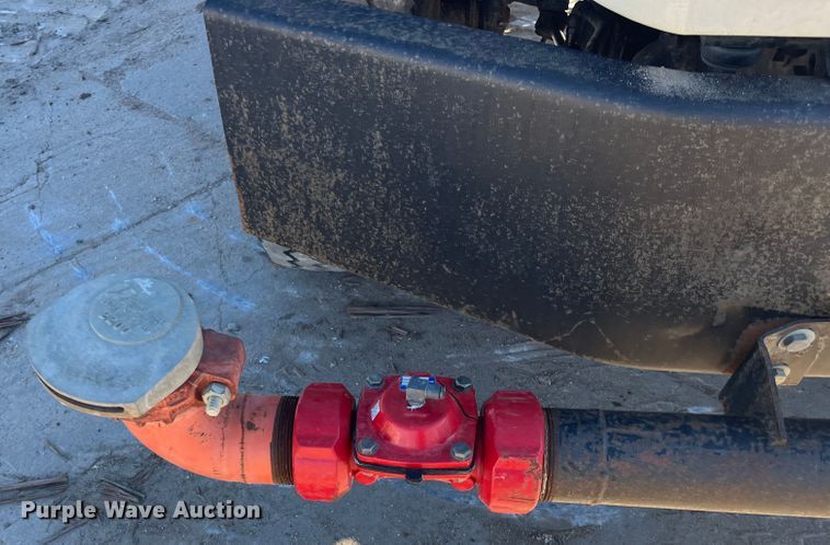 image for item DQ4872 1999 Volvo WCA64T  water truck