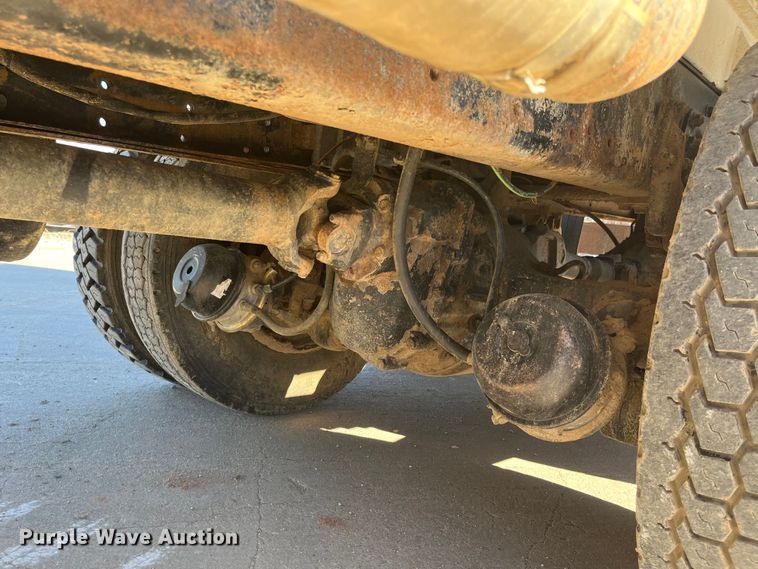 image for item DQ4872 1999 Volvo WCA64T  water truck