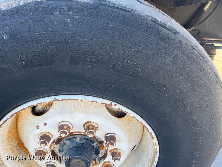 image for item DQ4872 1999 Volvo WCA64T  water truck