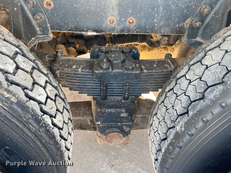 image for item DQ4872 1999 Volvo WCA64T  water truck