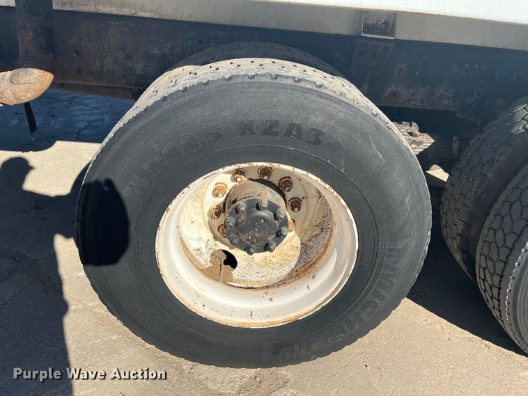 image for item DQ4872 1999 Volvo WCA64T  water truck