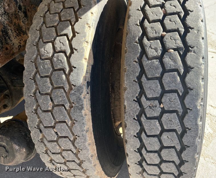 image for item DQ4872 1999 Volvo WCA64T  water truck