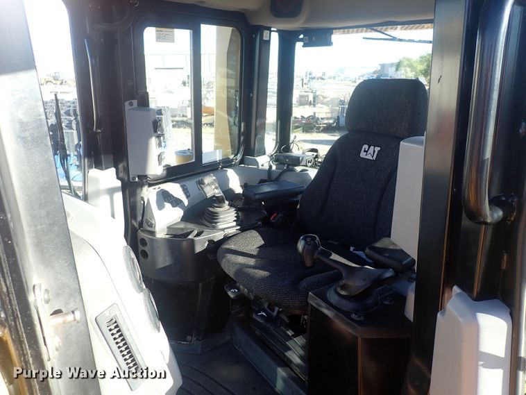 image for item DQ4873 2015 Caterpillar D6T XL  dozer