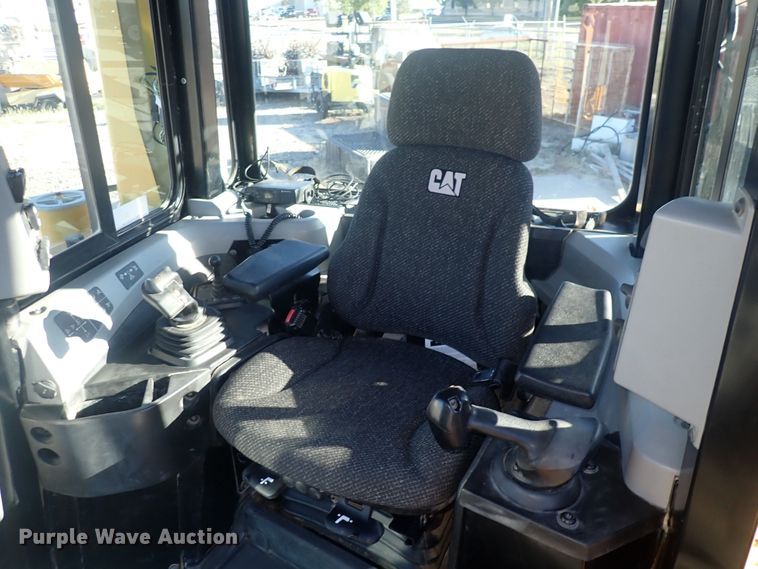 image for item DQ4873 2015 Caterpillar D6T XL  dozer