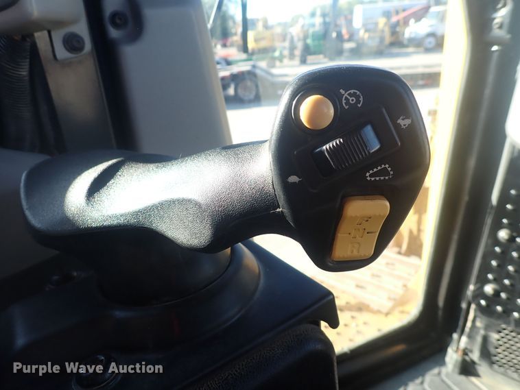 image for item DQ4873 2015 Caterpillar D6T XL  dozer