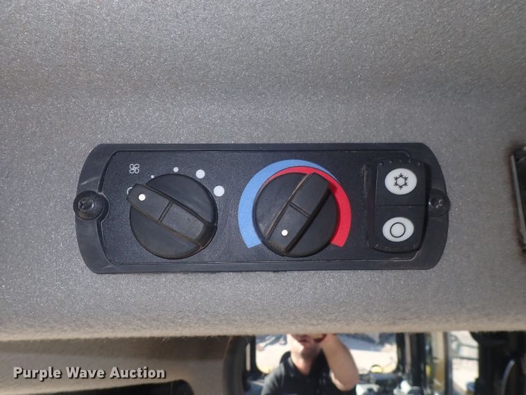 image for item DQ4873 2015 Caterpillar D6T XL  dozer