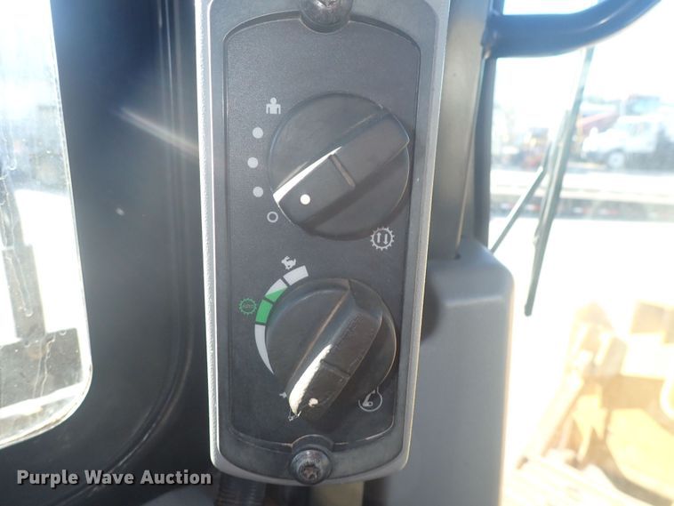 image for item DQ4873 2015 Caterpillar D6T XL  dozer