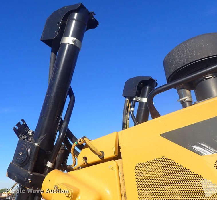 image for item DQ4873 2015 Caterpillar D6T XL  dozer