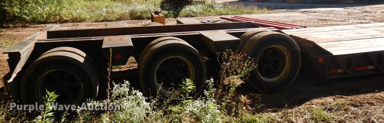 image for item DR0547 1989 Eager Beaver 60GSL  lowboy equipment trailer