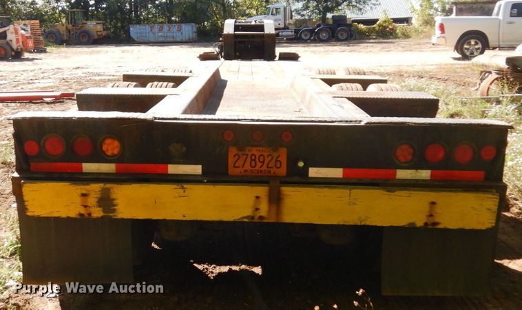 image for item DR0547 1989 Eager Beaver 60GSL  lowboy equipment trailer