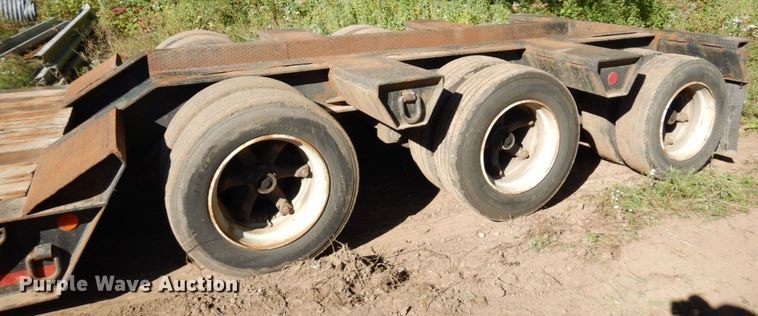 image for item DR0547 1989 Eager Beaver 60GSL  lowboy equipment trailer