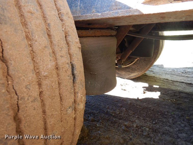 image for item DR0547 1989 Eager Beaver 60GSL  lowboy equipment trailer