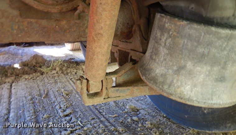 image for item DR0547 1989 Eager Beaver 60GSL  lowboy equipment trailer