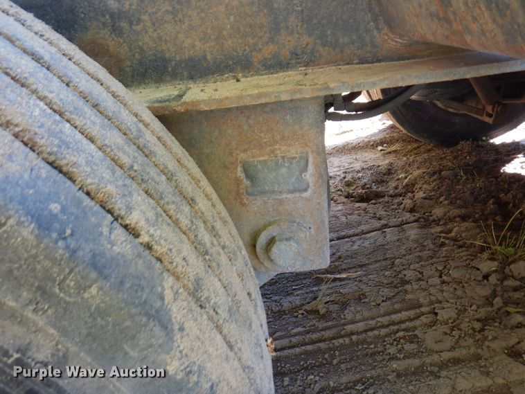 image for item DR0547 1989 Eager Beaver 60GSL  lowboy equipment trailer