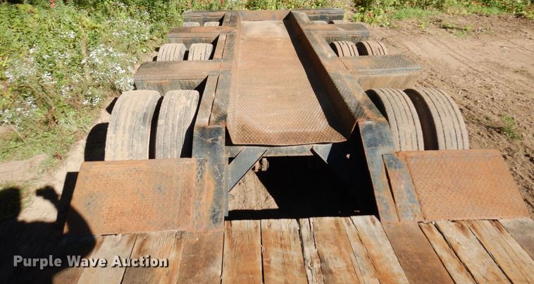 image for item DR0547 1989 Eager Beaver 60GSL  lowboy equipment trailer