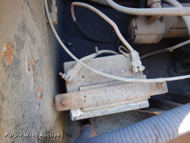 image for item DR0547 1989 Eager Beaver 60GSL  lowboy equipment trailer